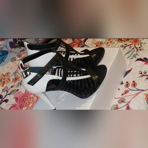 NEW Calvin Klein Leather heels